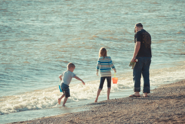 A family at Gimli beach